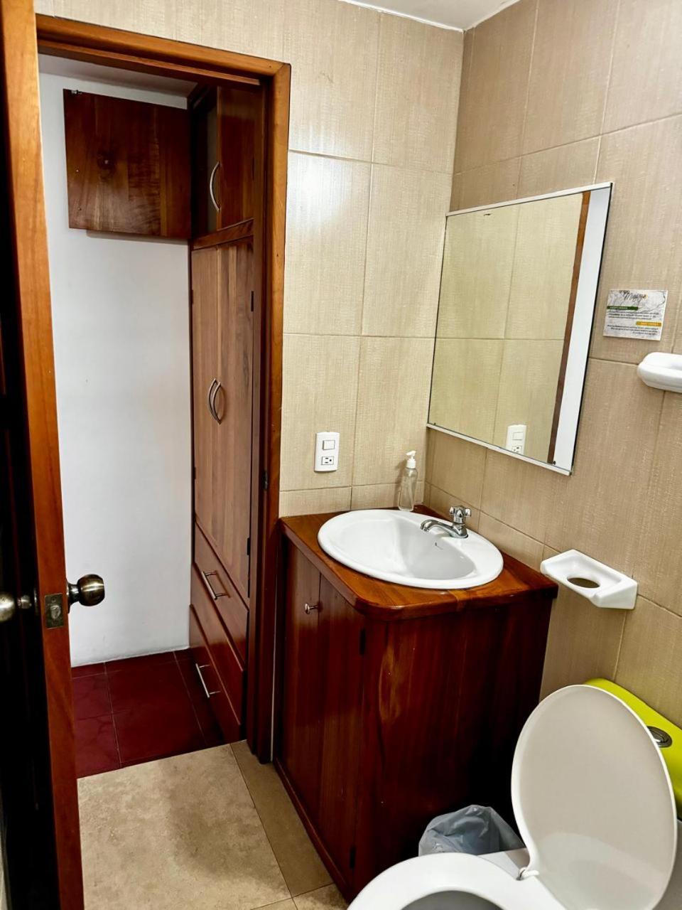Hostal Muyuyo 阿约拉港 外观 照片