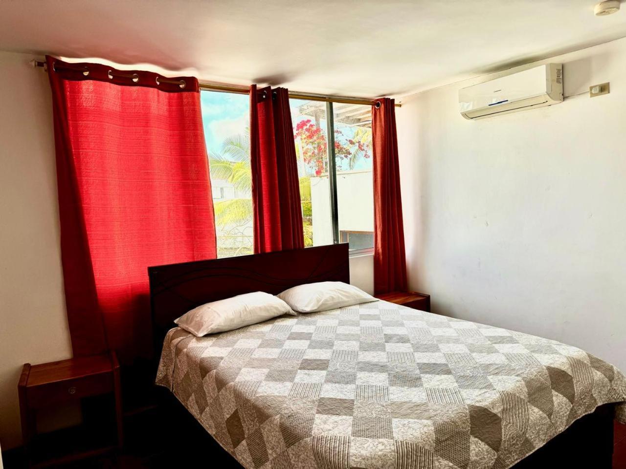 Hostal Muyuyo 阿约拉港 外观 照片